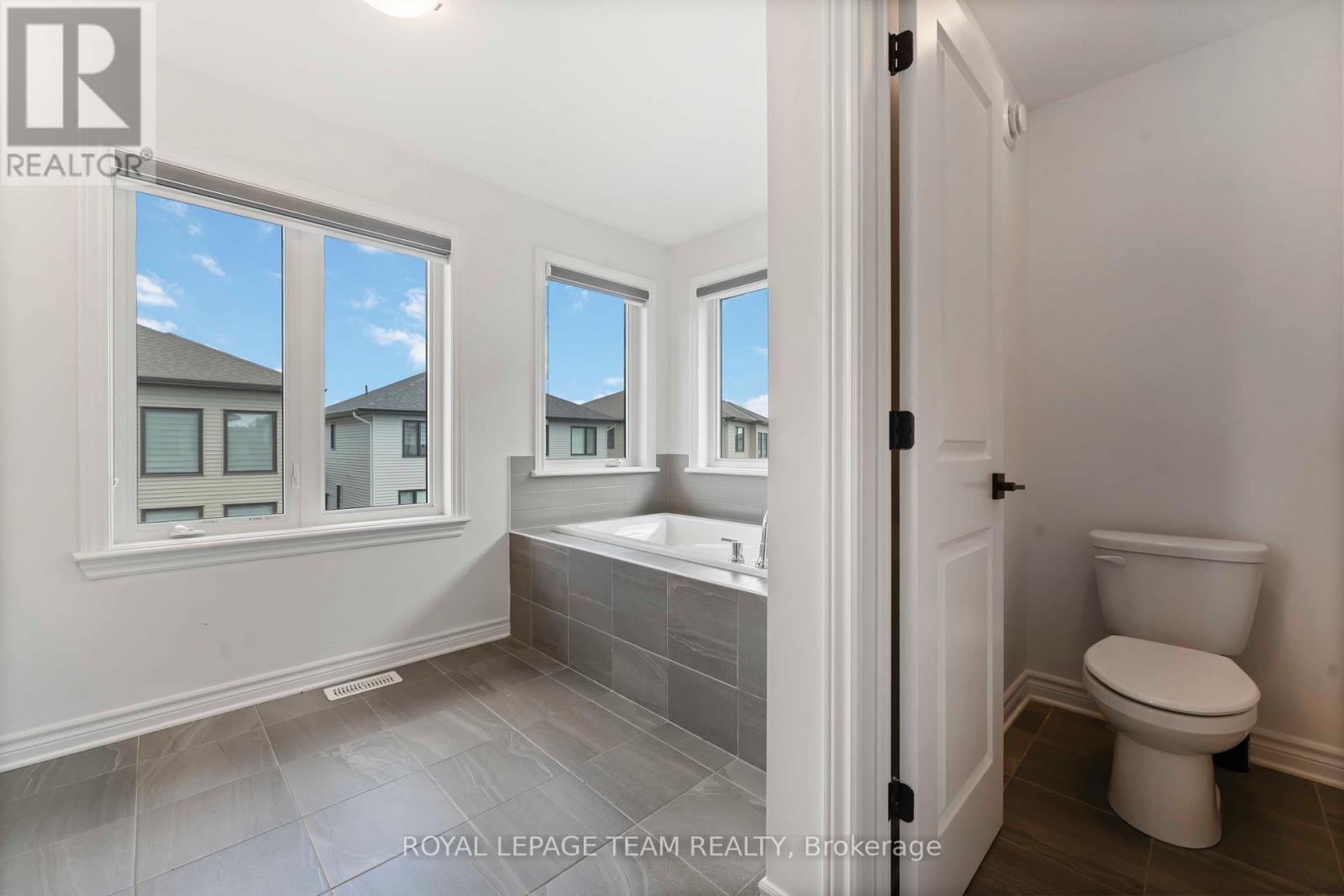 Photo 32 of 1010 Brian Good Avenue, Ottawa ON
