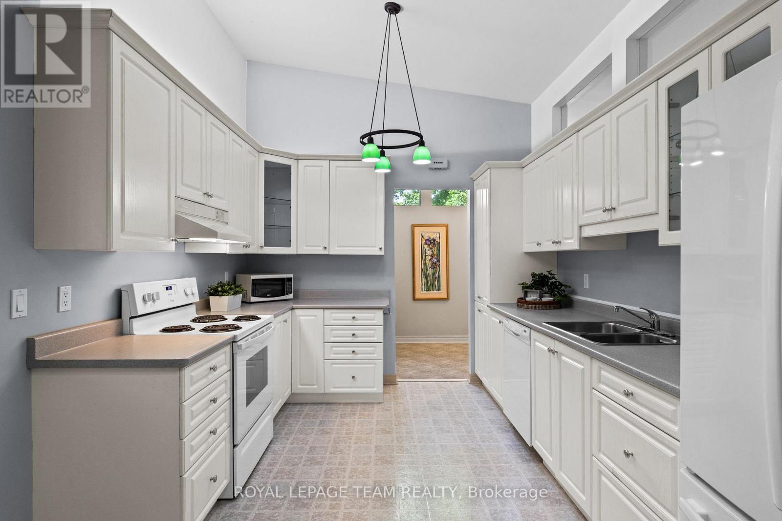 Photo 15 of 1952 Fairbanks Avenue, Ottawa ON