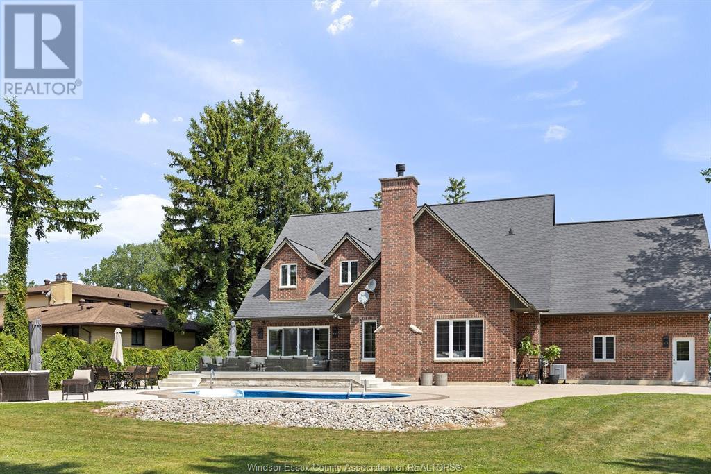 Photo 2 of 499 Old Tecumseh, Lakeshore ON