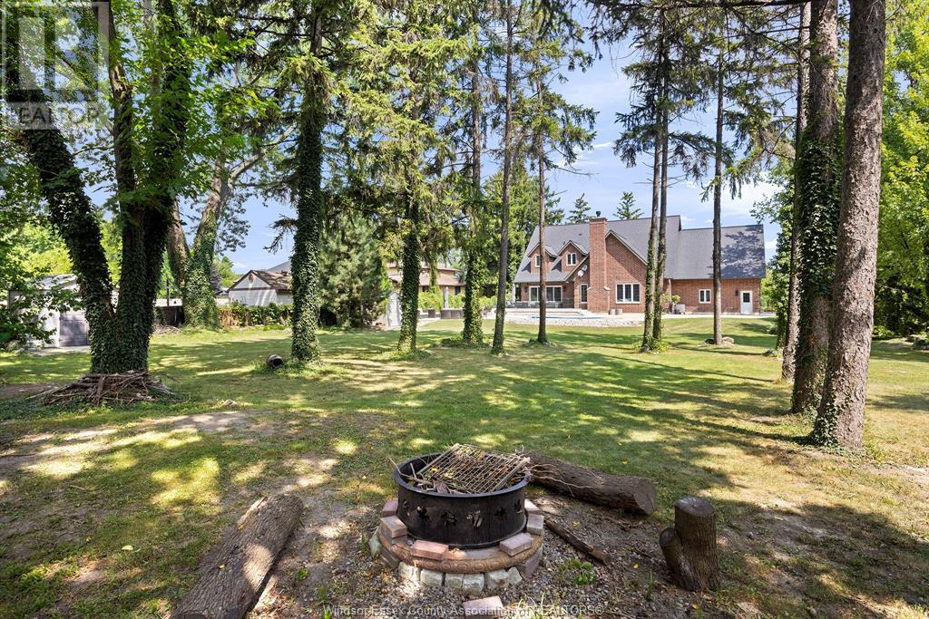 Photo 11 of 499 Old Tecumseh, Lakeshore ON