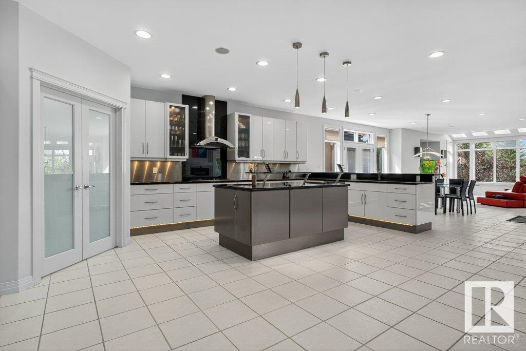 Photo 1 of 1128 119 St Nw, Edmonton AB