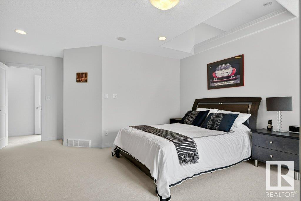 Photo 7 of 1128 119 St Nw, Edmonton AB
