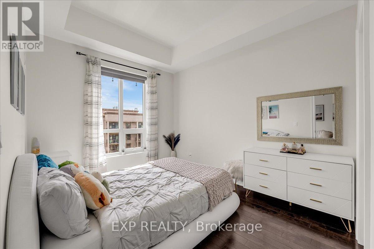 Photo 3 of 819 2486 Old Bronte Road, Oakville ON