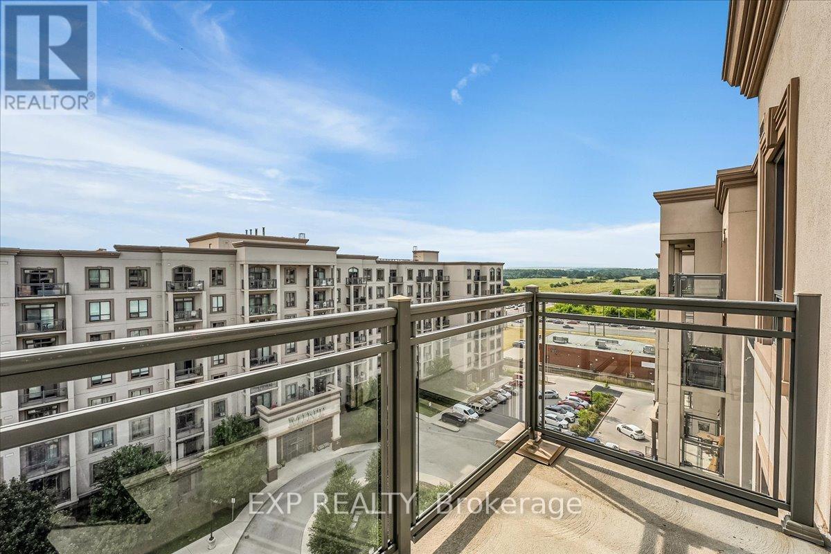 Photo 5 of 819 2486 Old Bronte Road, Oakville ON