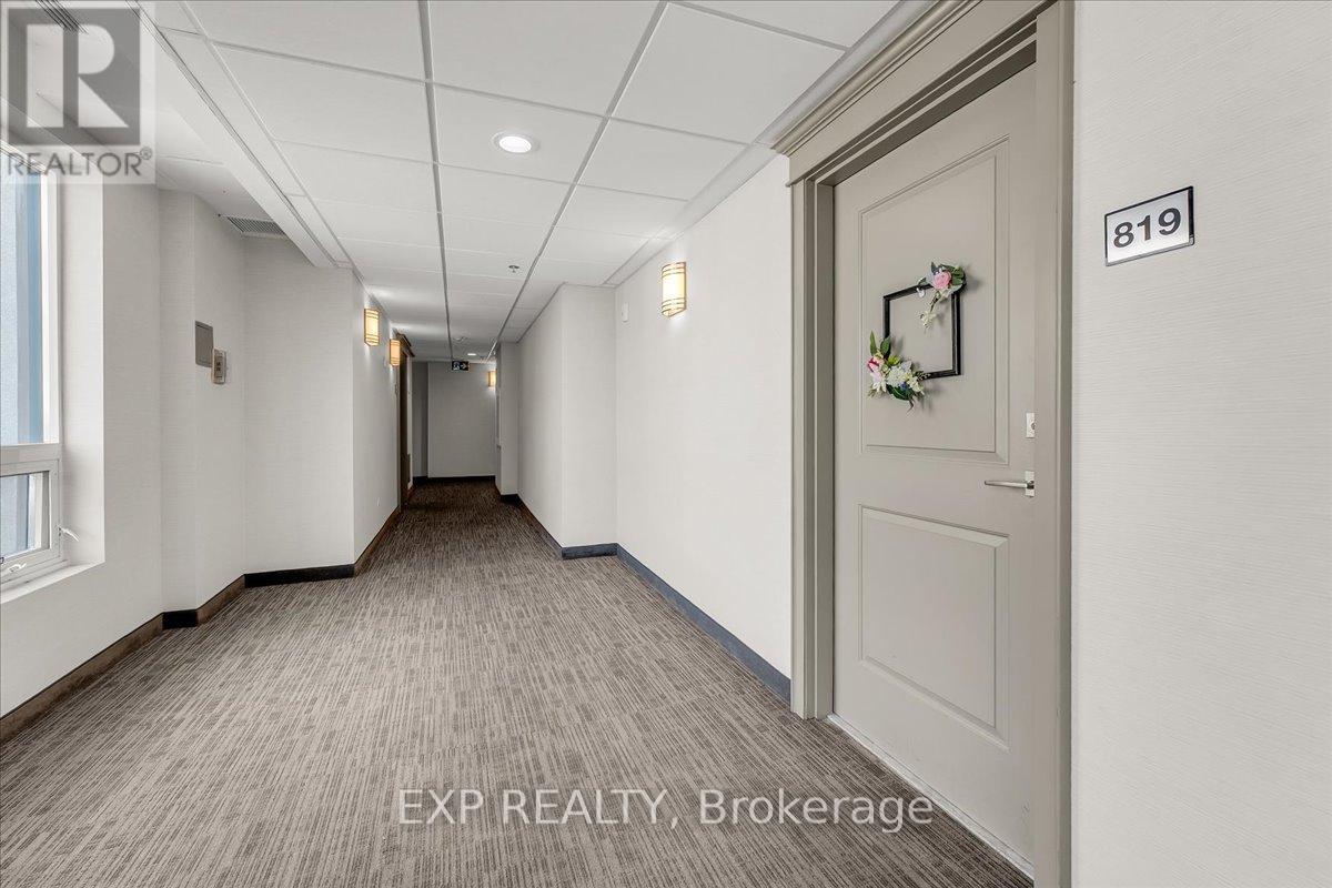 Photo 7 of 819 2486 Old Bronte Road, Oakville ON
