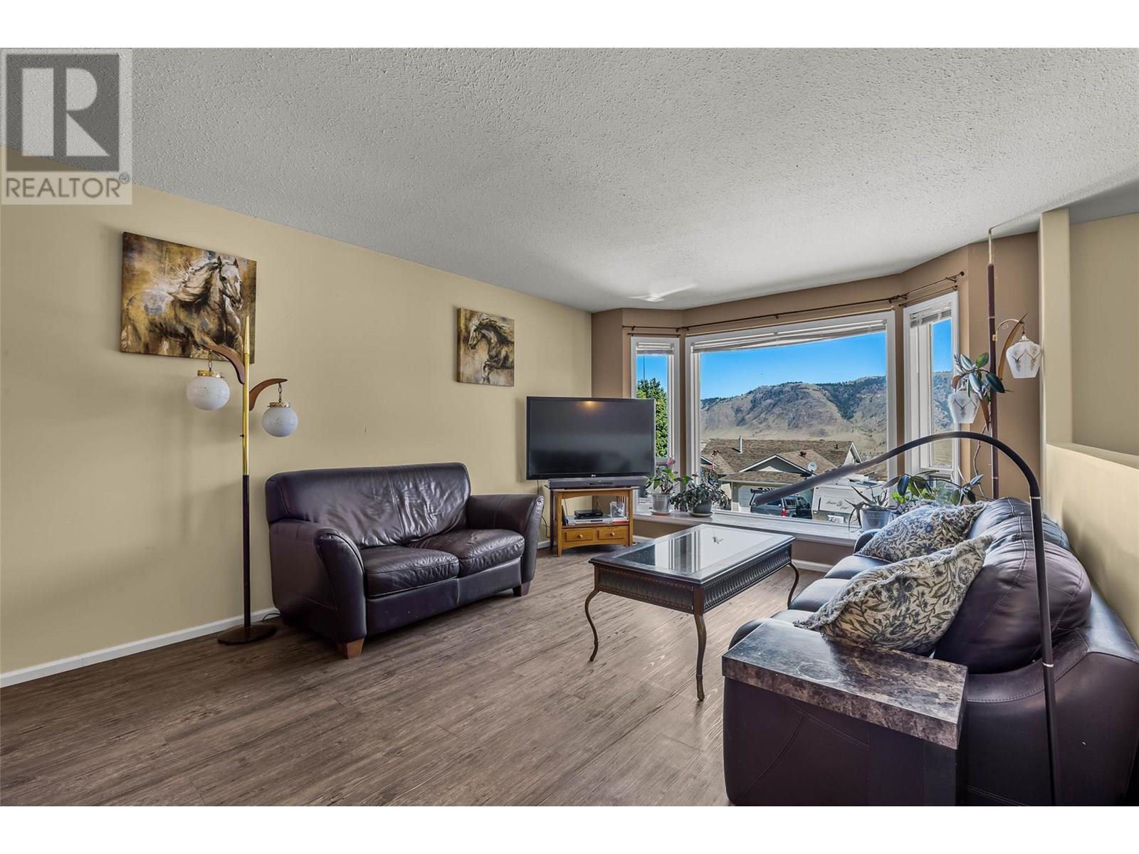 Photo 6 of 2869 Squamish Court, Kamloops BC