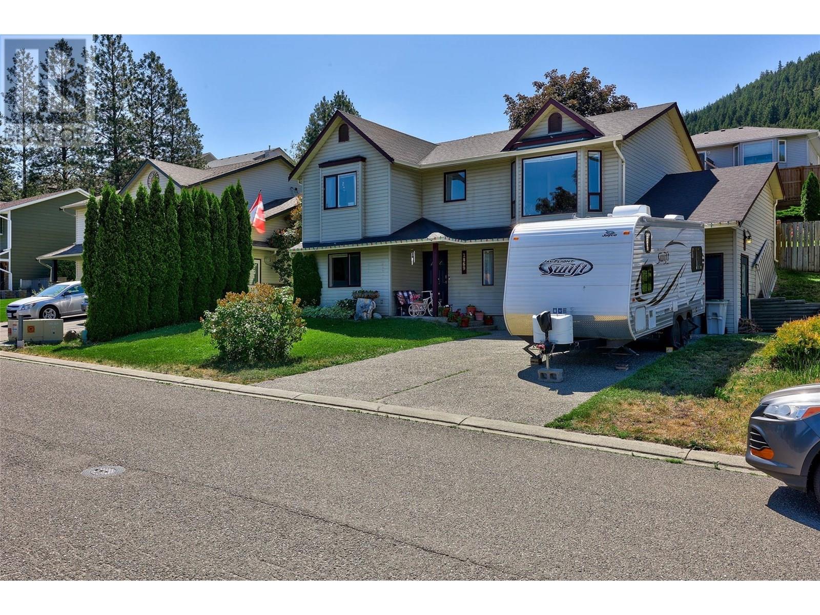 Photo 3 of 2869 Squamish Court, Kamloops BC