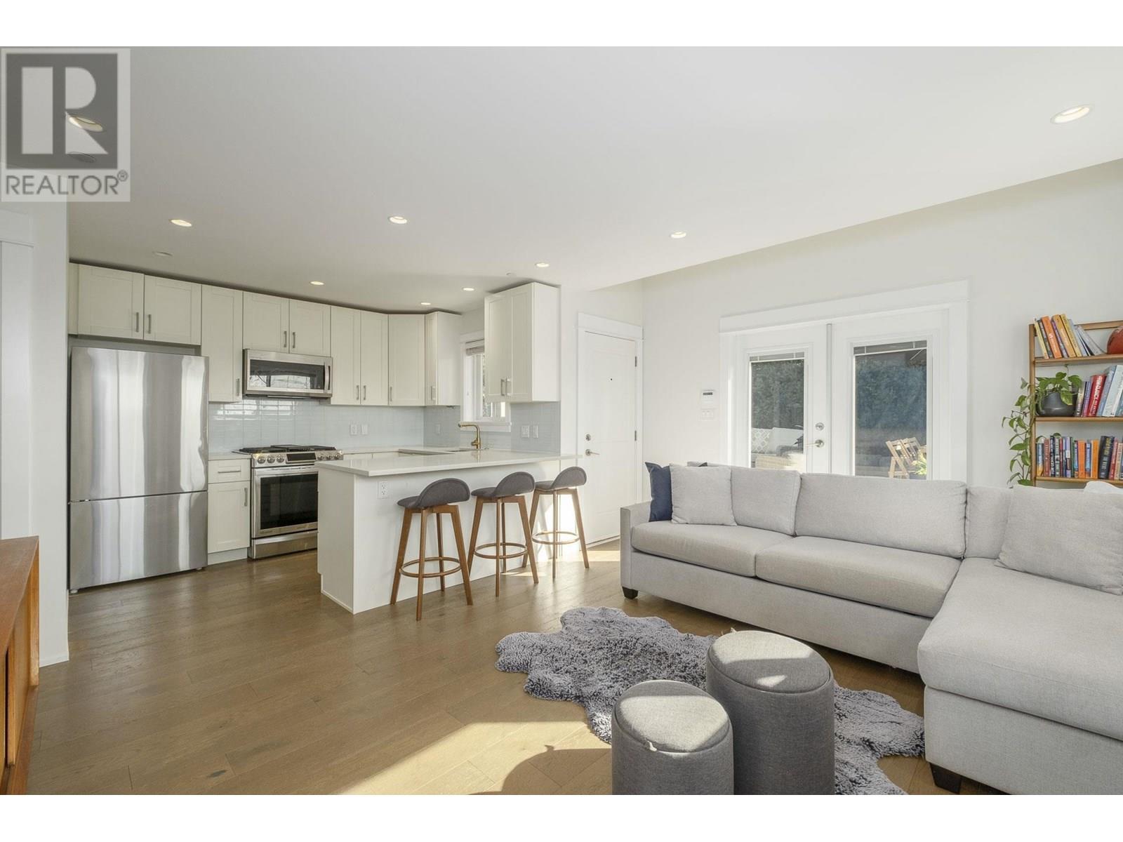 Photo 7 of 3217 Matapan Crescent, Vancouver BC