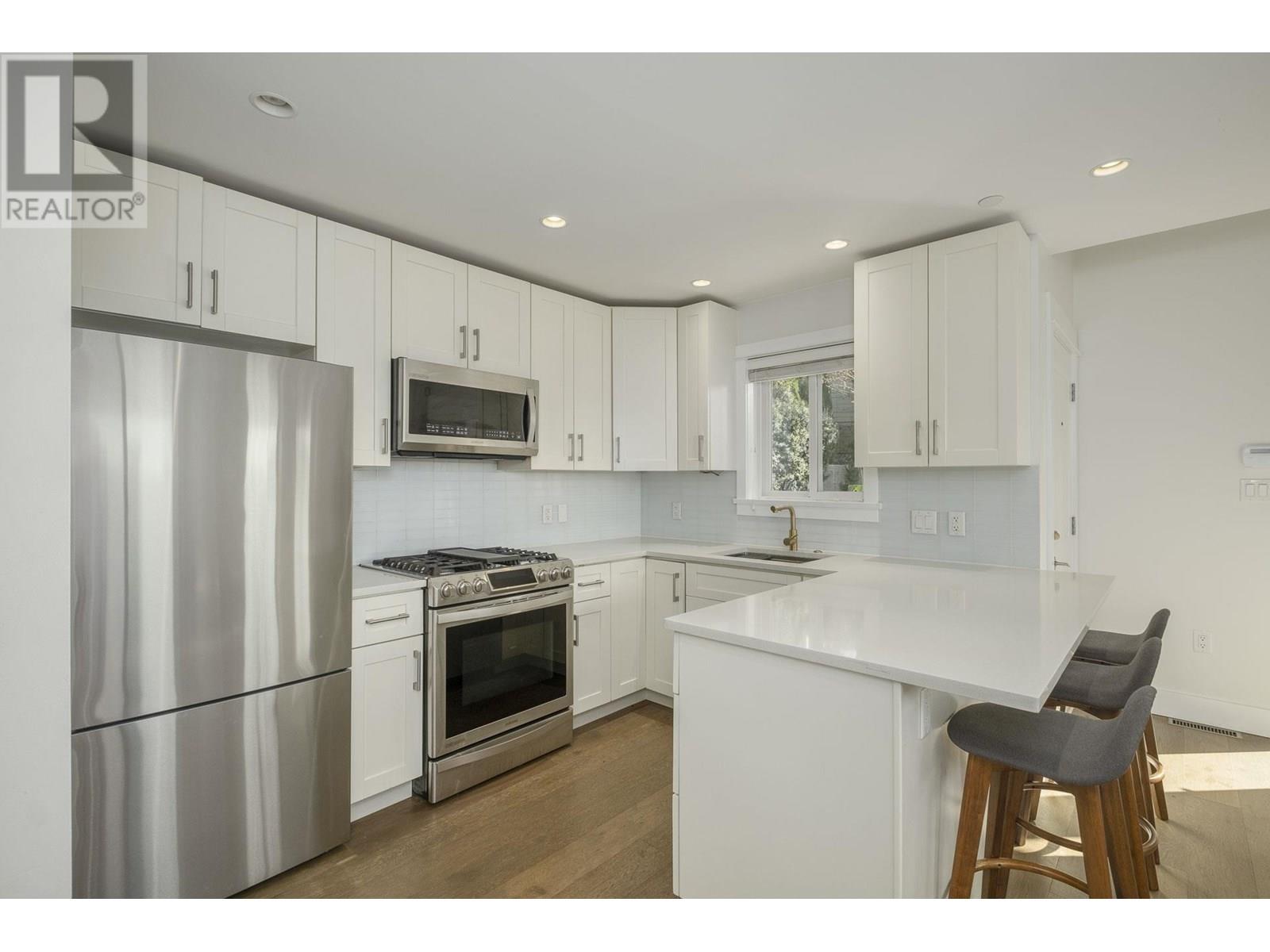 Photo 9 of 3217 Matapan Crescent, Vancouver BC