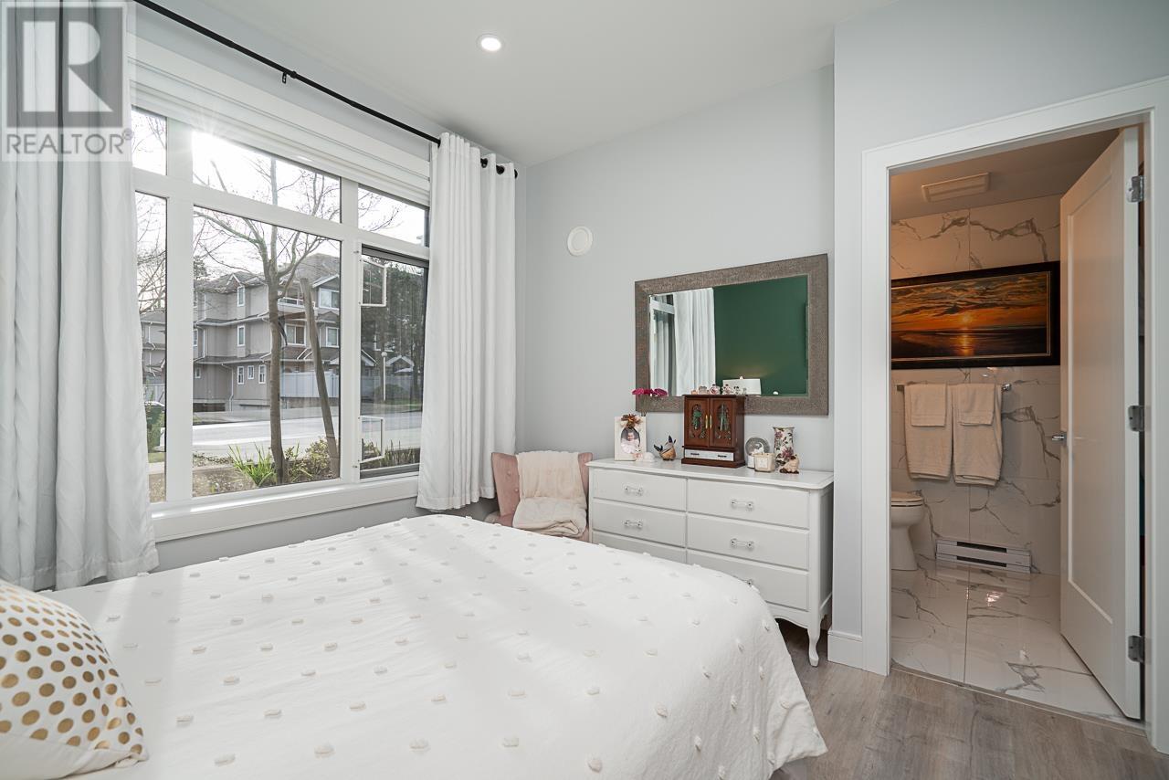 Photo 18 of 103 7131 17 Avenue, Burnaby BC