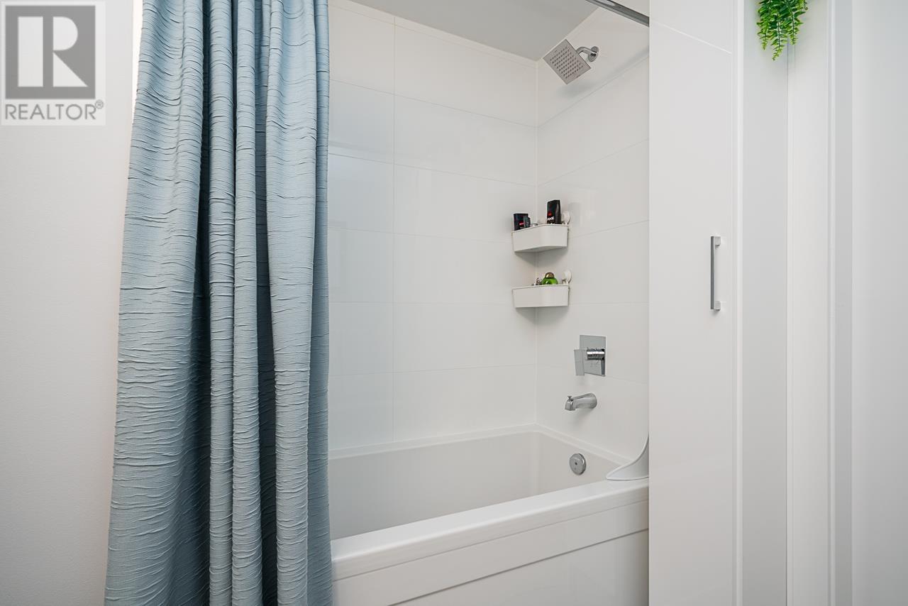 Photo 26 of 103 7131 17 Avenue, Burnaby BC