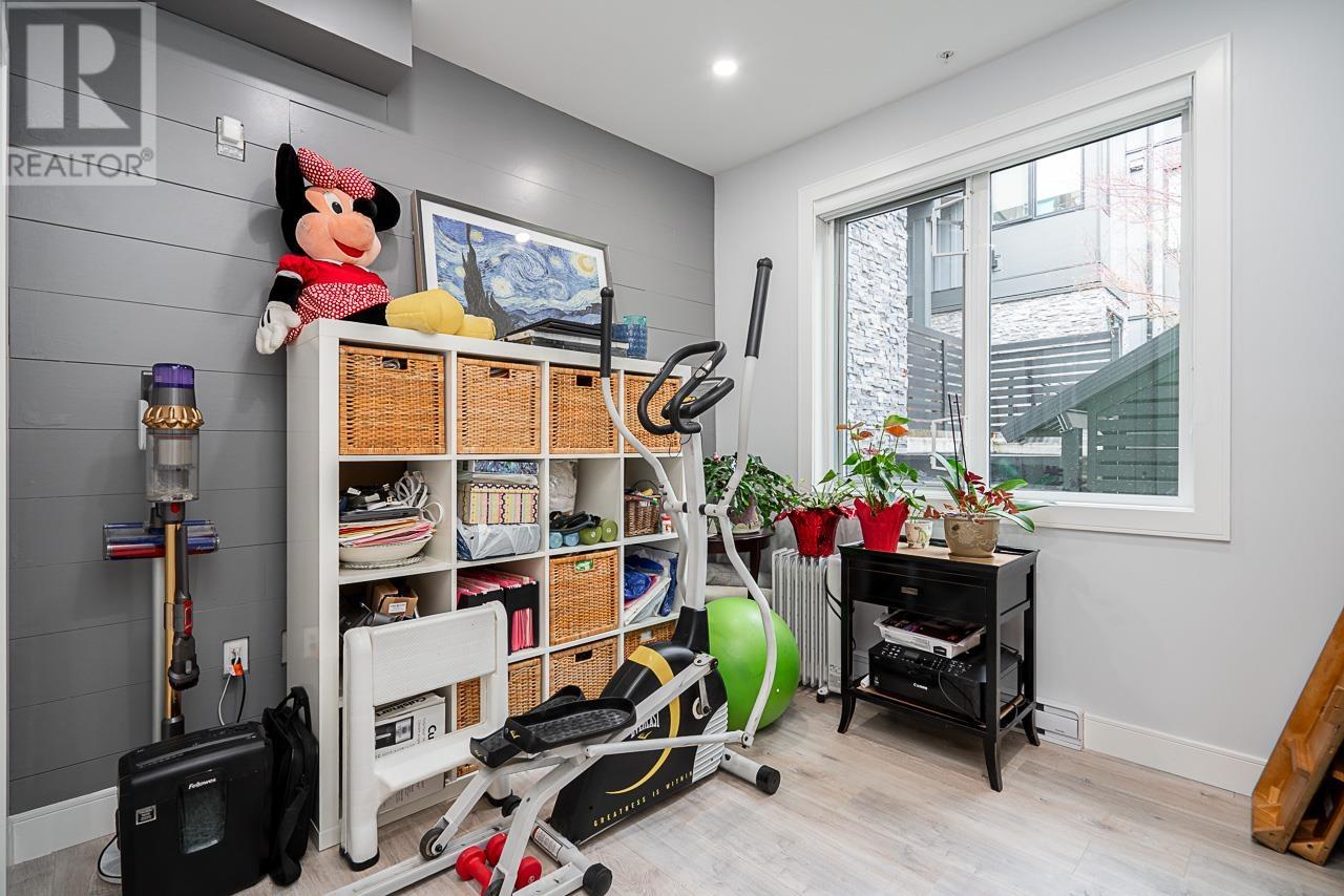Photo 23 of 103 7131 17 Avenue, Burnaby BC