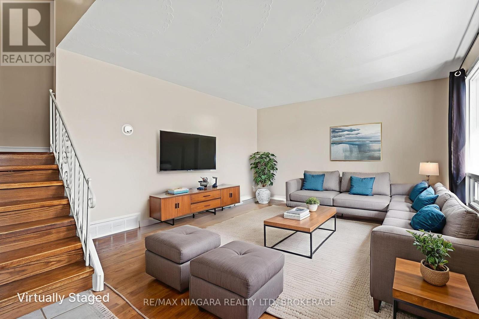 Photo 37 of 7463 Marieclaude Avenue, Niagara Falls ON