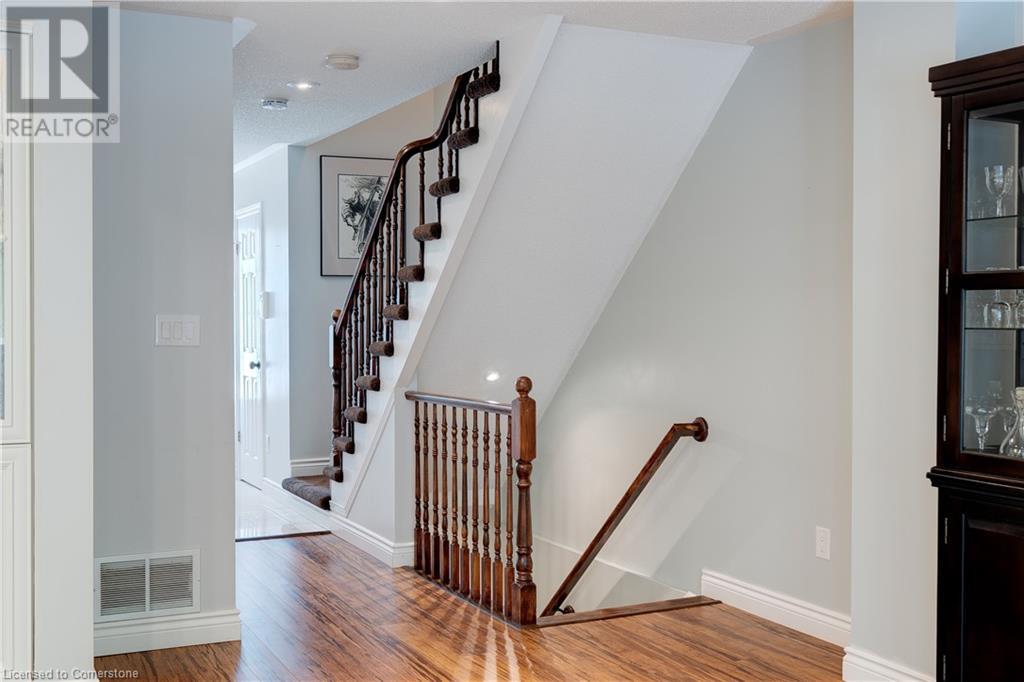 Photo 15 of 2151 Walkers Line Unit 19, Burlington ON