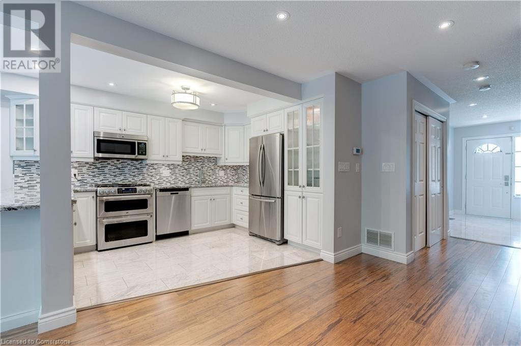 Photo 4 of 2151 Walkers Line Unit 19, Burlington ON