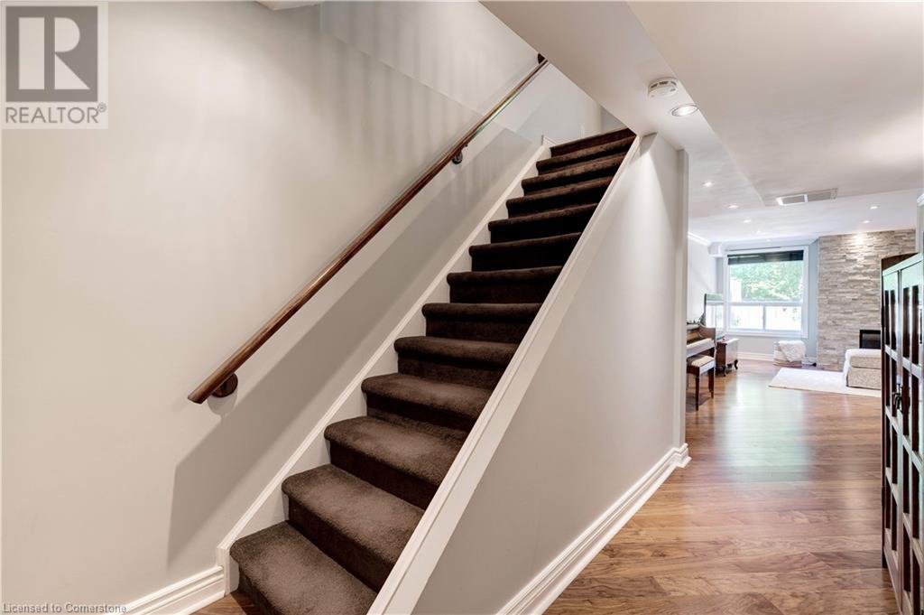 Photo 24 of 2151 Walkers Line Unit 19, Burlington ON