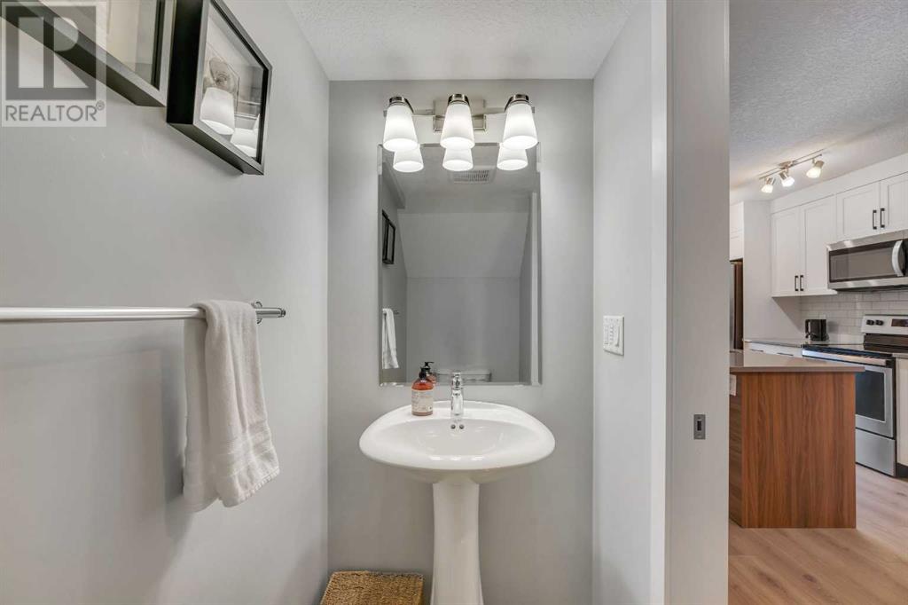 312, 19500 37 Street SE, Calgary, Alberta