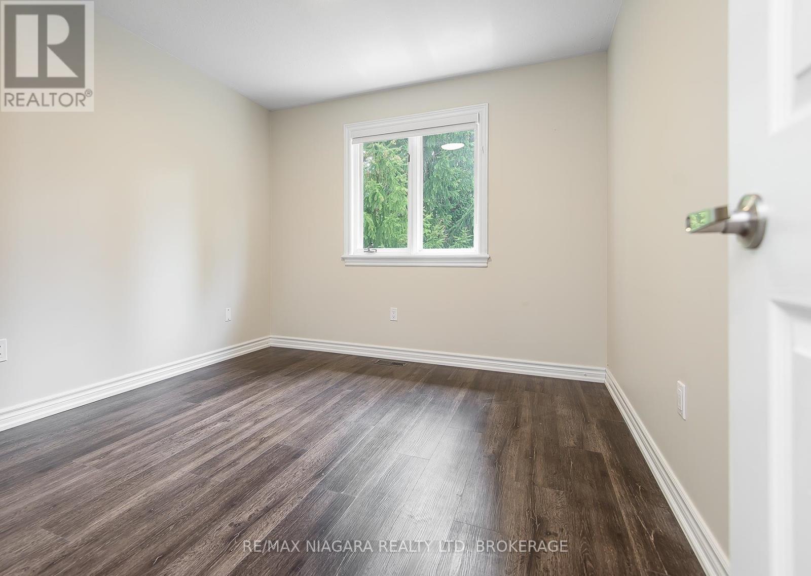 Photo 17 of 1 1616 Pelham Street, Pelham ON