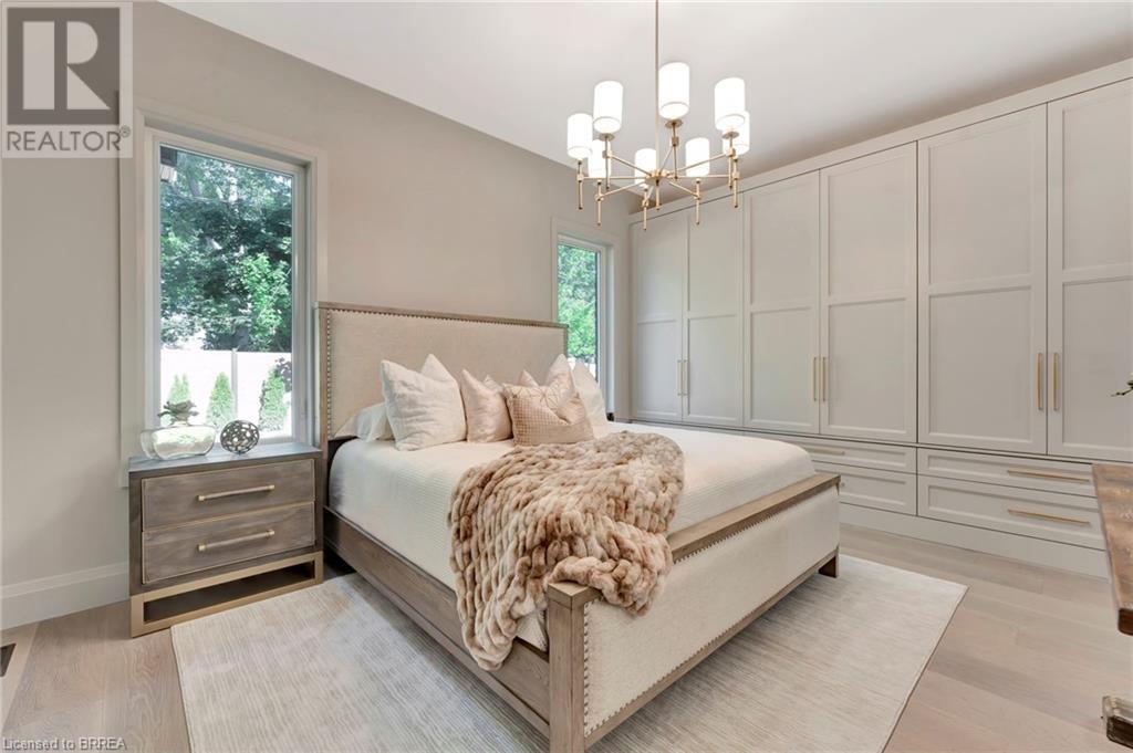 Photo 34 of 157 Parkside Drive, Brantford ON
