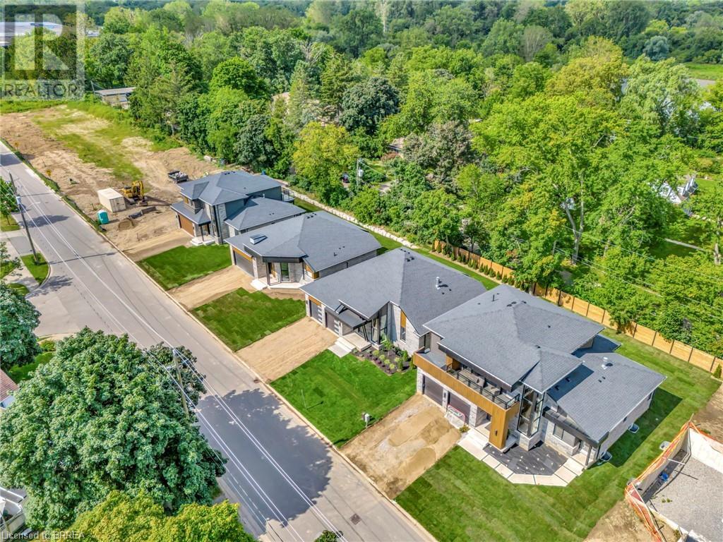 Photo 33 of 157 Parkside Drive, Brantford ON