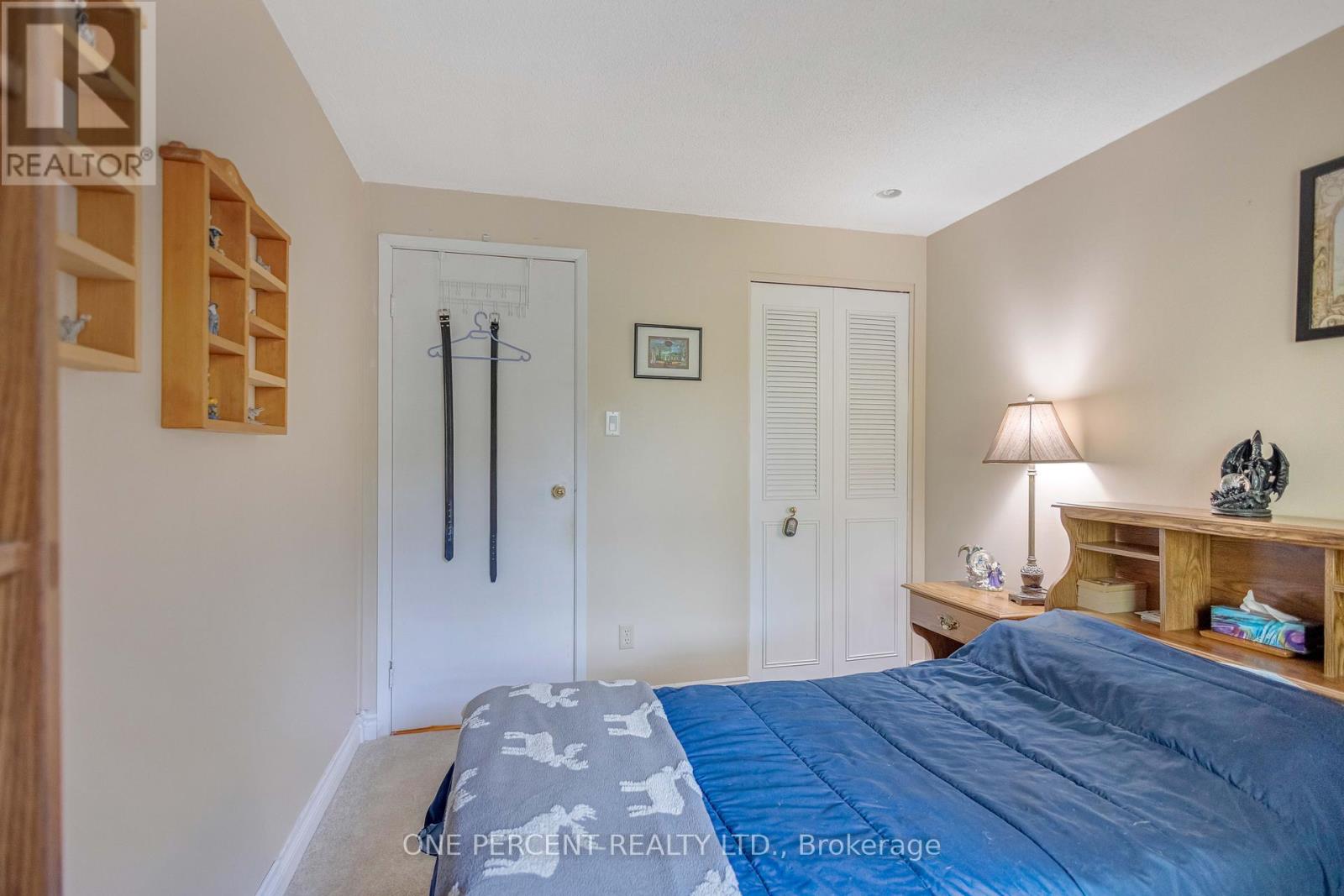 Photo 20 of 40 215 Glamis Road, Cambridge ON