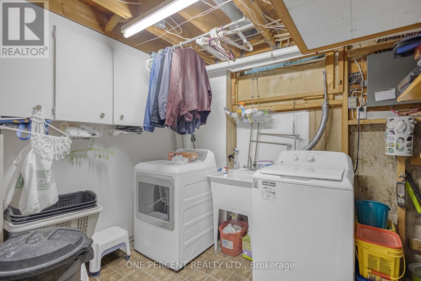 Photo 38 of 40 215 Glamis Road, Cambridge ON