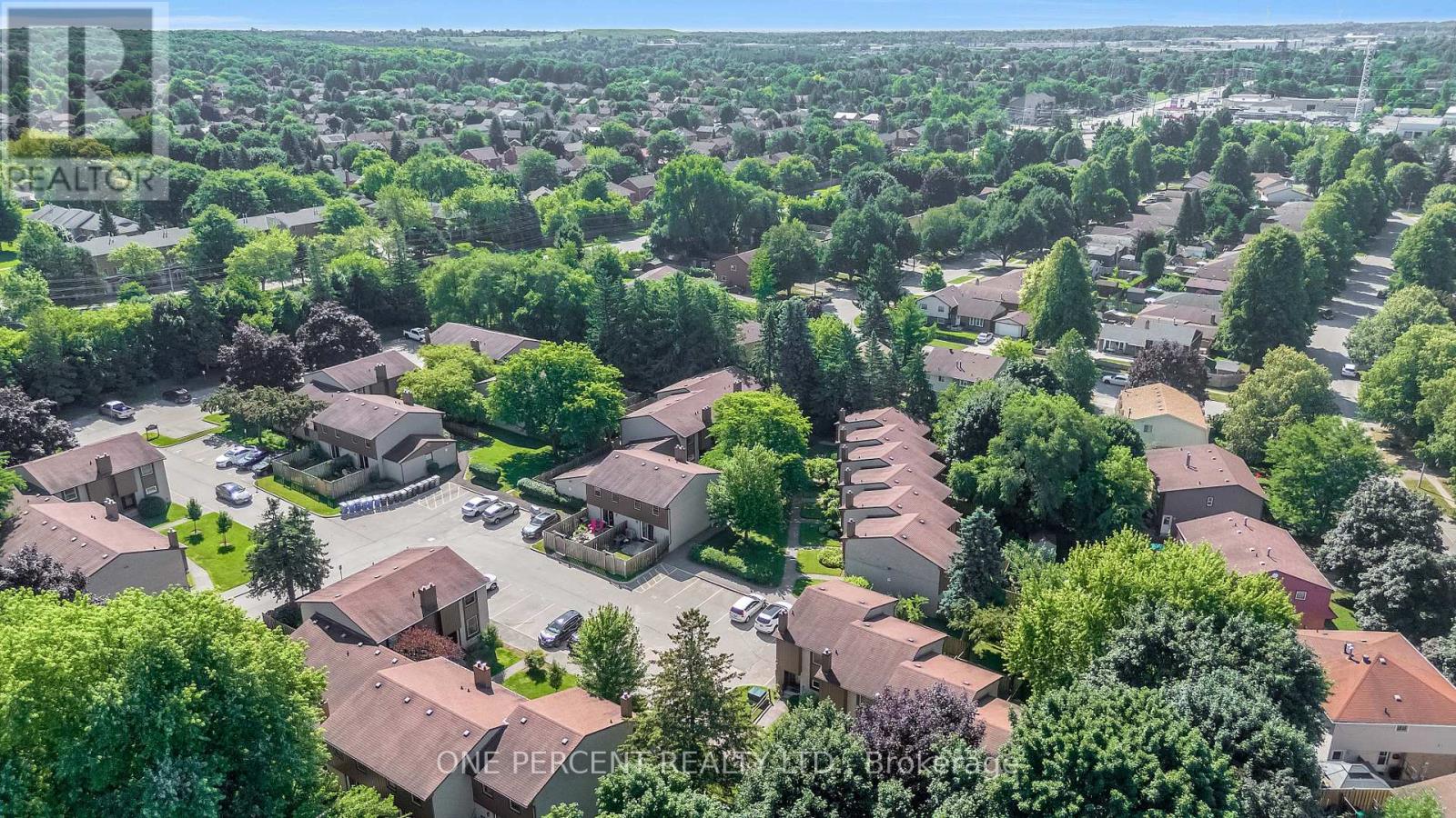 Photo 21 of 40 215 Glamis Road, Cambridge ON