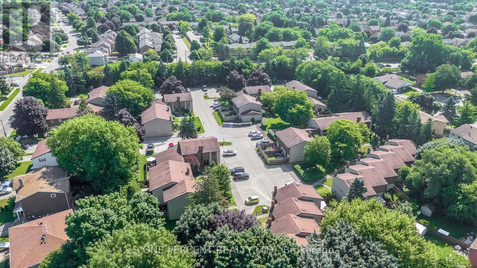Photo 30 of 40 215 Glamis Road, Cambridge ON