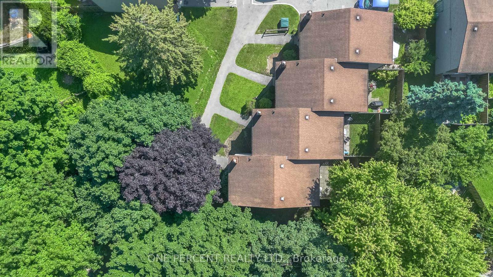 Photo 14 of 40 215 Glamis Road, Cambridge ON