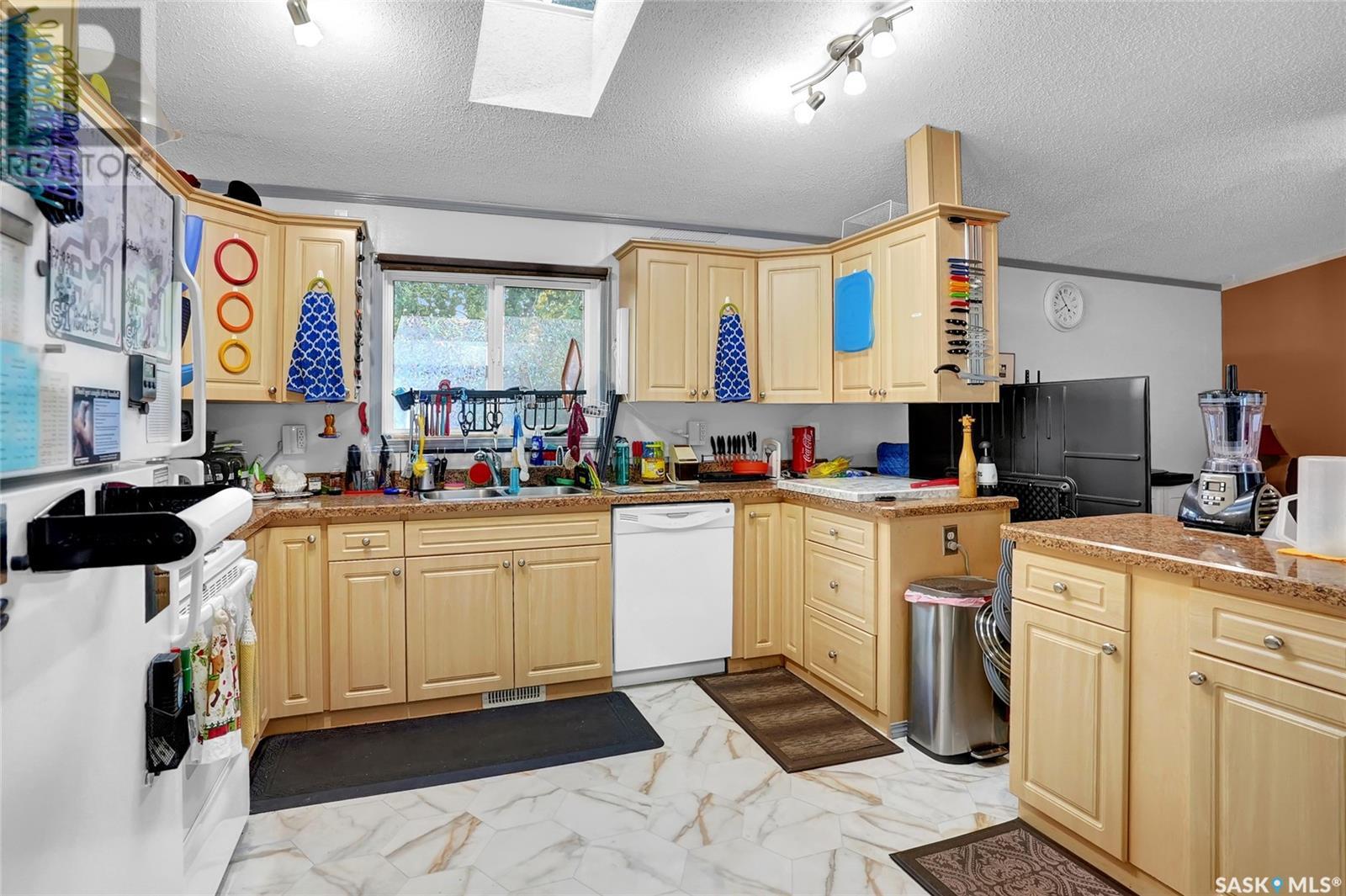 Photo 9 of F 2 1455 9th Avenue Ne, Moose Jaw SK