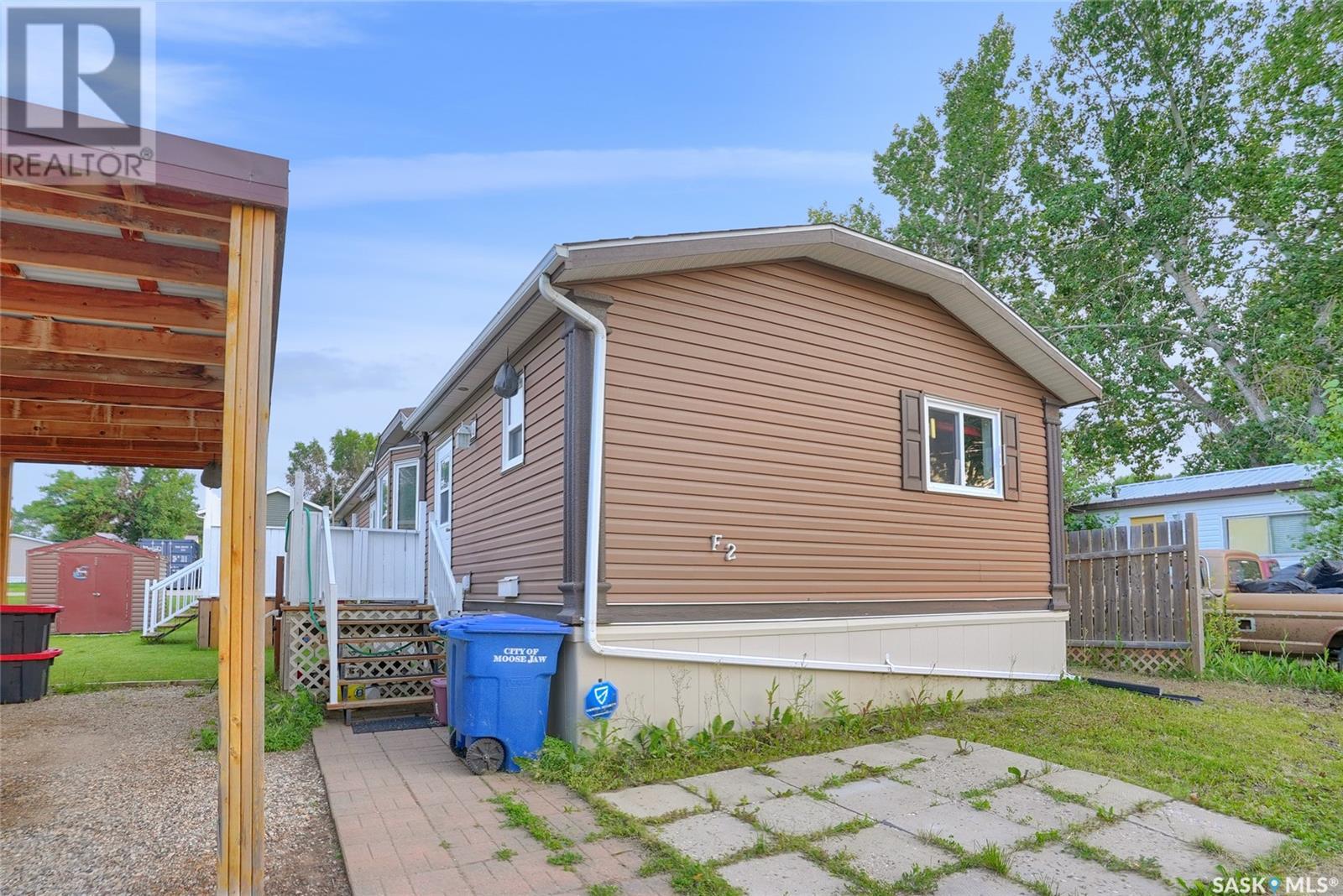 Photo 4 of F 2 1455 9th Avenue Ne, Moose Jaw SK