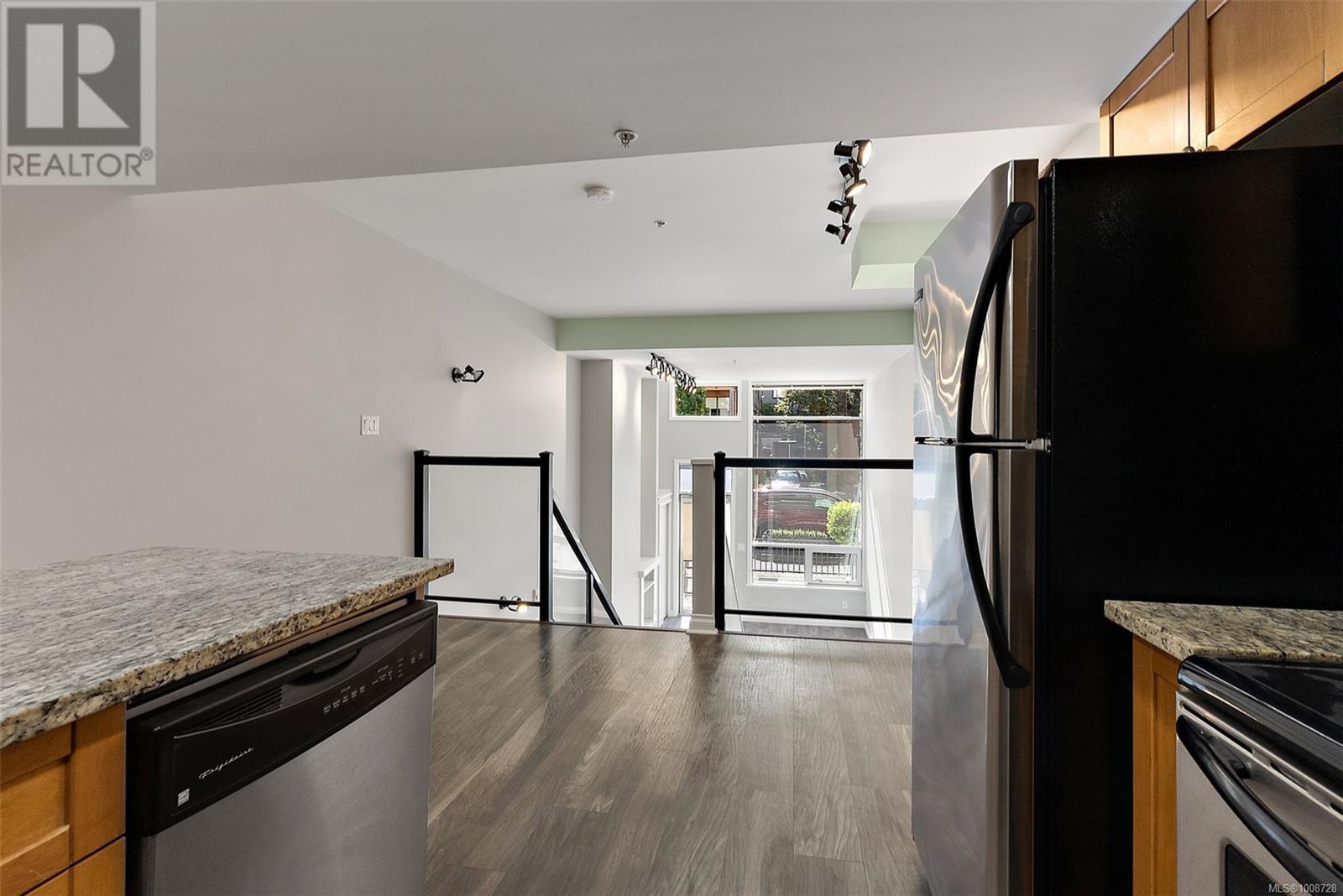 Photo 10 of 106 866 Goldstream Ave, Langford BC