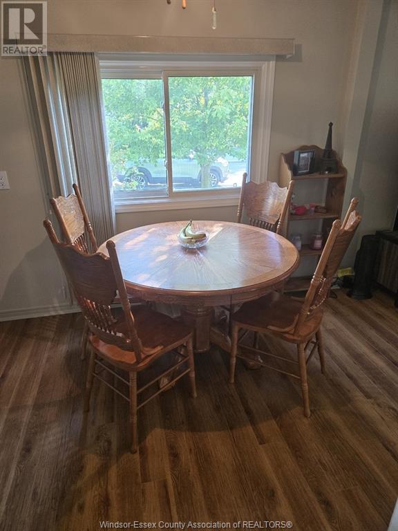 Photo 18 of 125 Steven Court, Essex ON