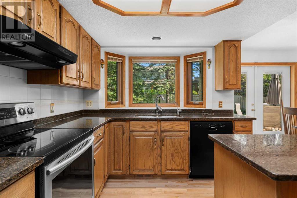 Single Family House for Sale in  Woodbriar Place SW Woodbine Calgary 