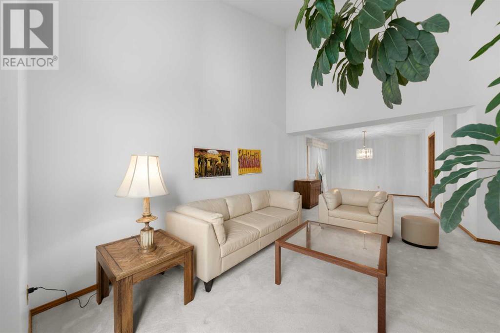 Single Family House for Sale in  Woodbriar Place SW Woodbine Calgary 