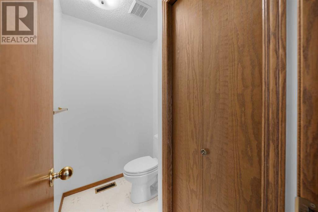 Single Family House for Sale in  Woodbriar Place SW Woodbine Calgary 