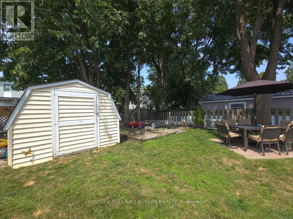 Photo 20 of 23 Monroe Avenue, Cornwall ON