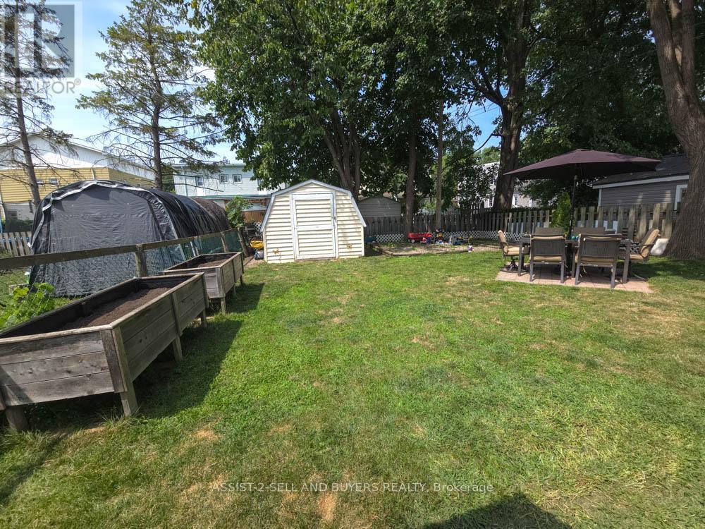 Photo 21 of 23 Monroe Avenue, Cornwall ON