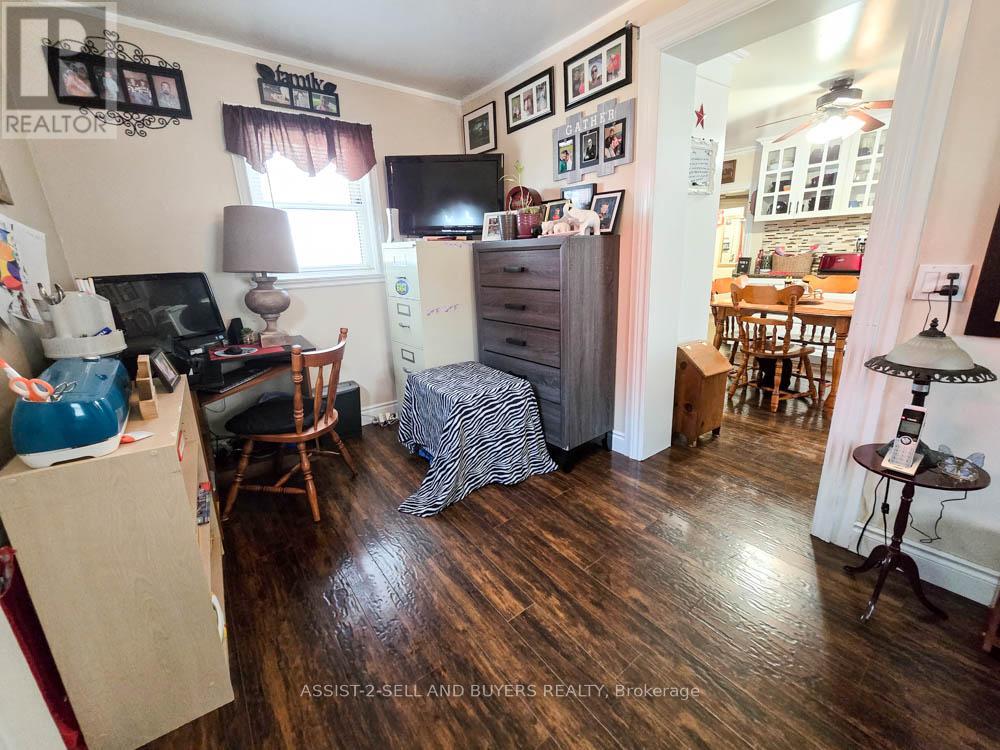 Photo 9 of 23 Monroe Avenue, Cornwall ON