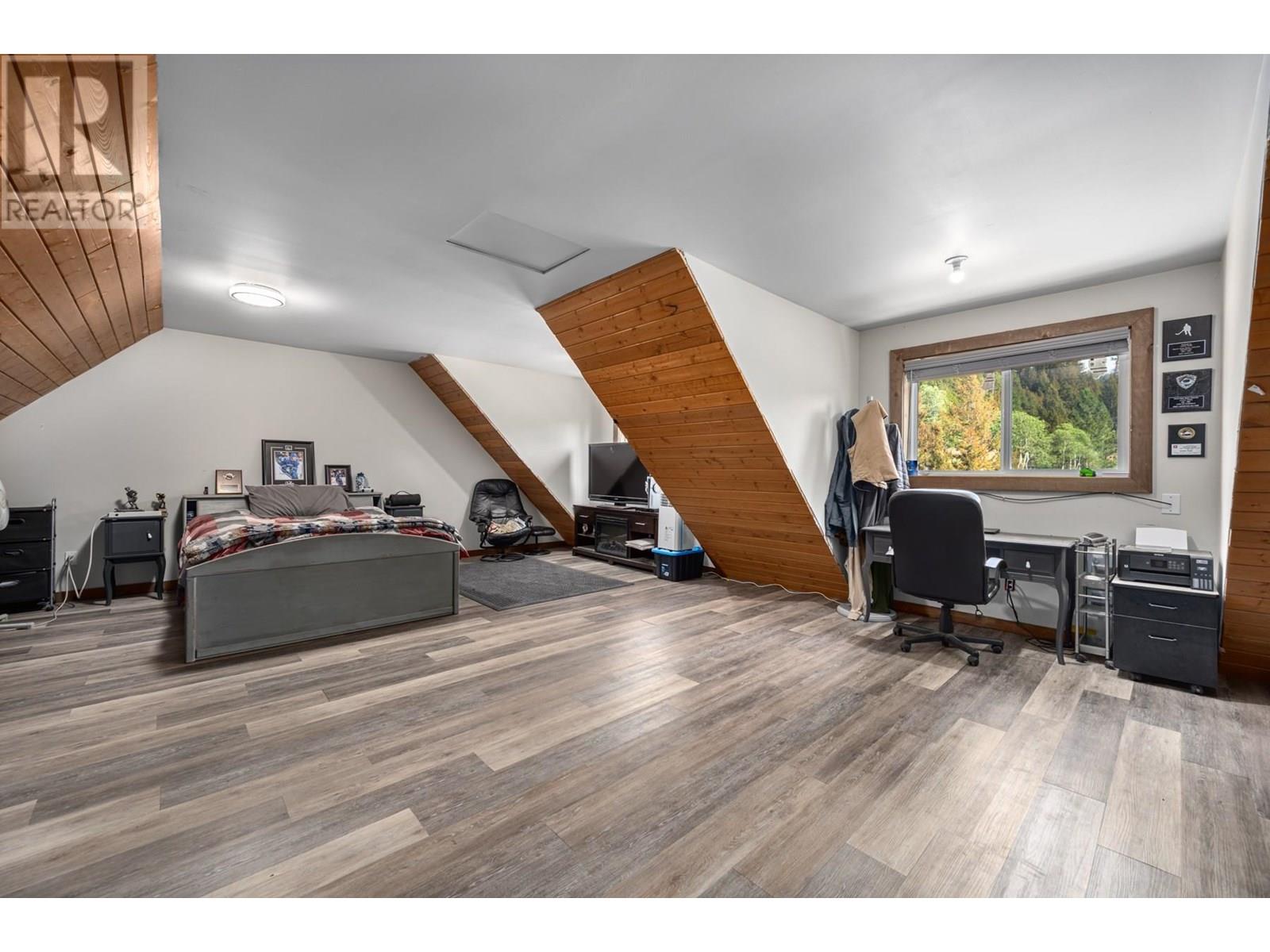 5929 BEECH Road, Merritt