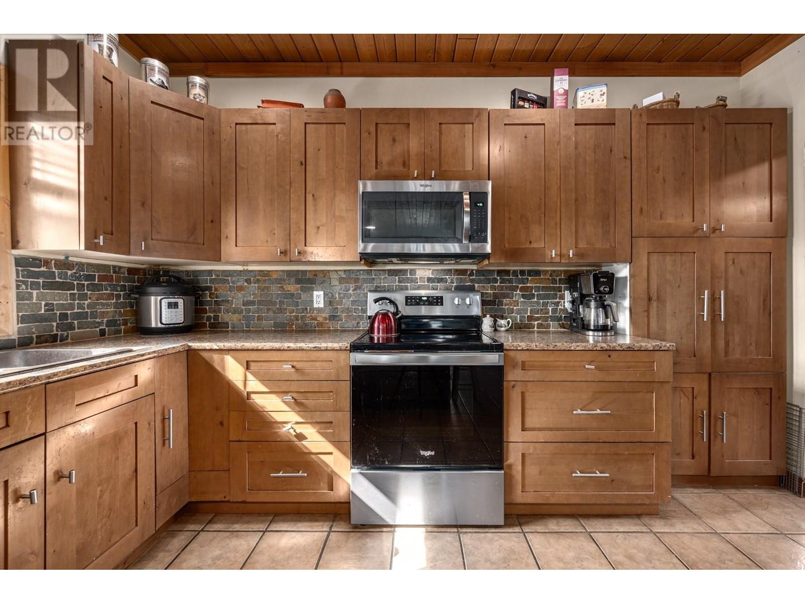 5929 BEECH Road, Merritt