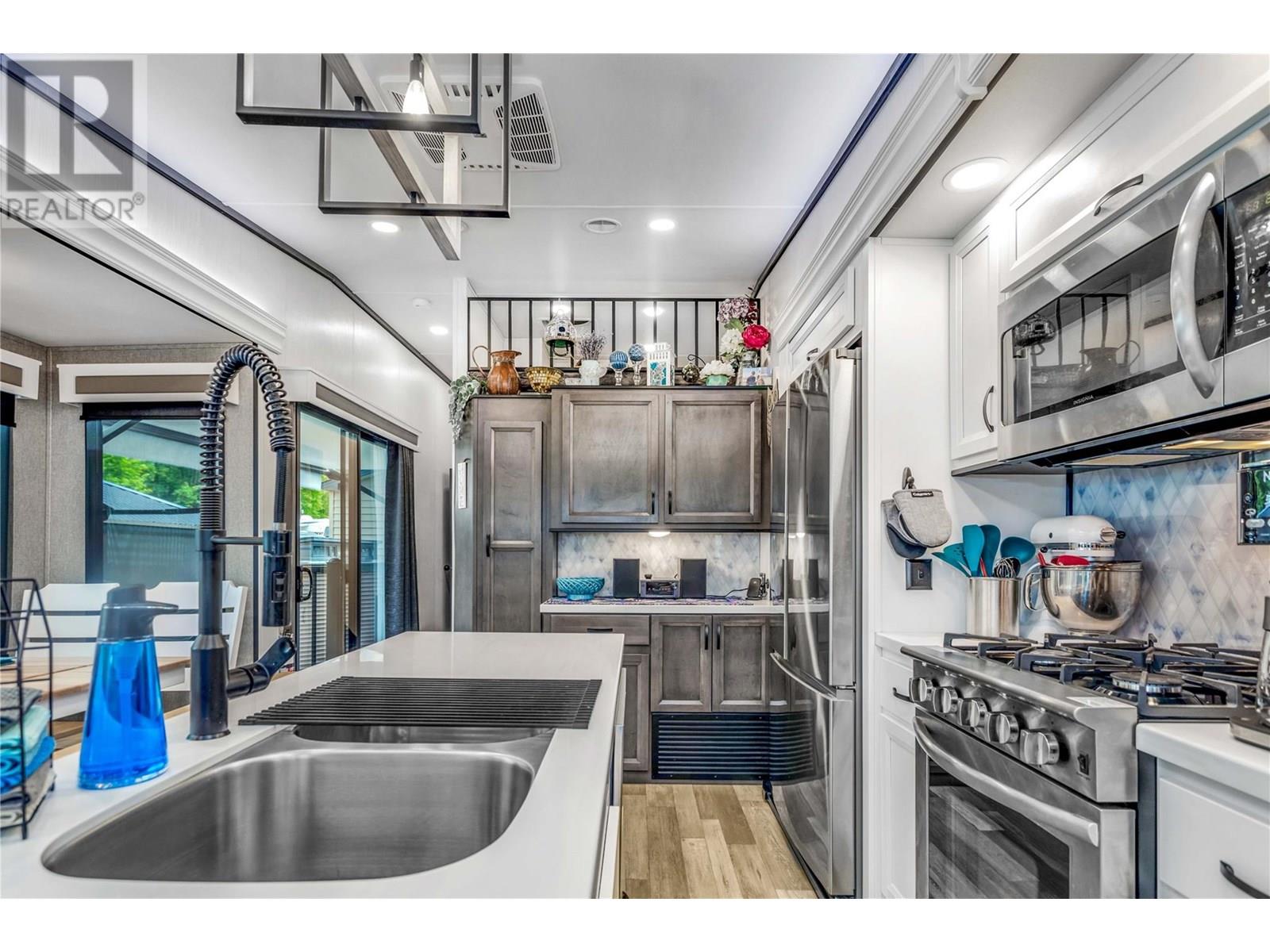 396 415 Commonwealth Road, Lake Country