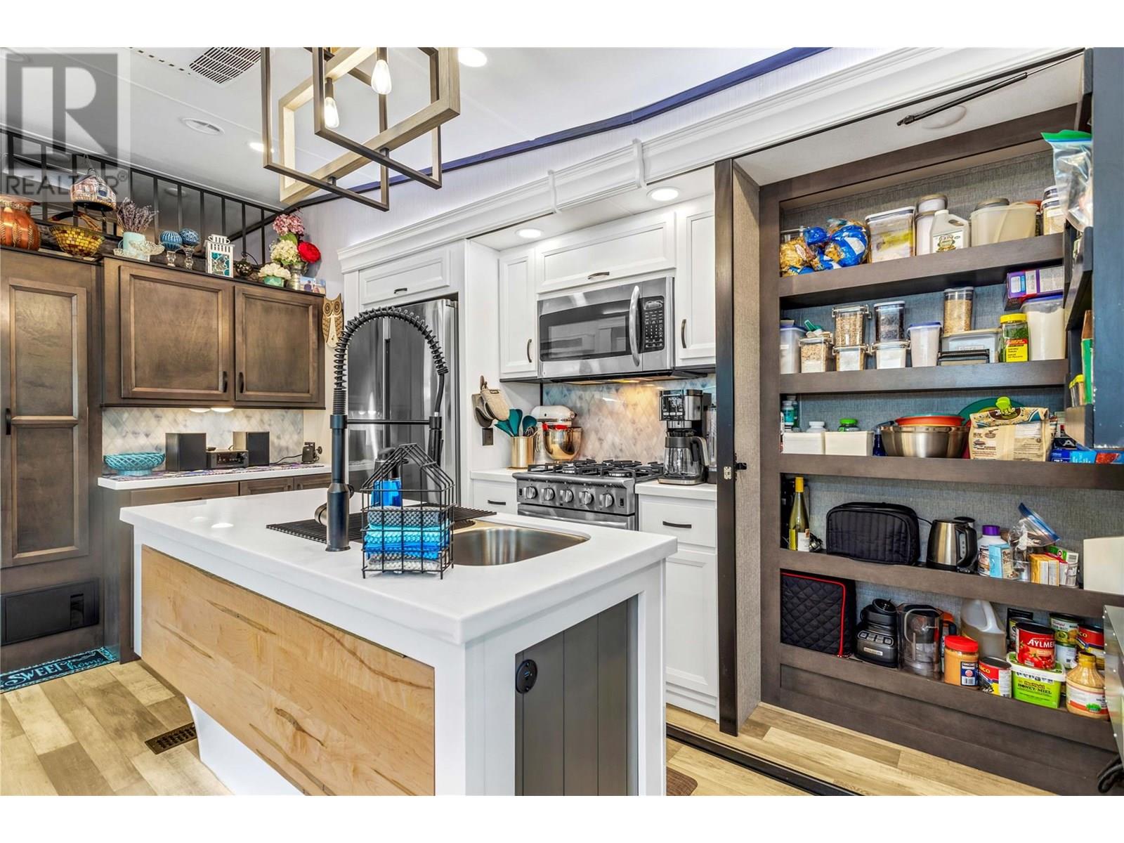 396 415 Commonwealth Road, Lake Country