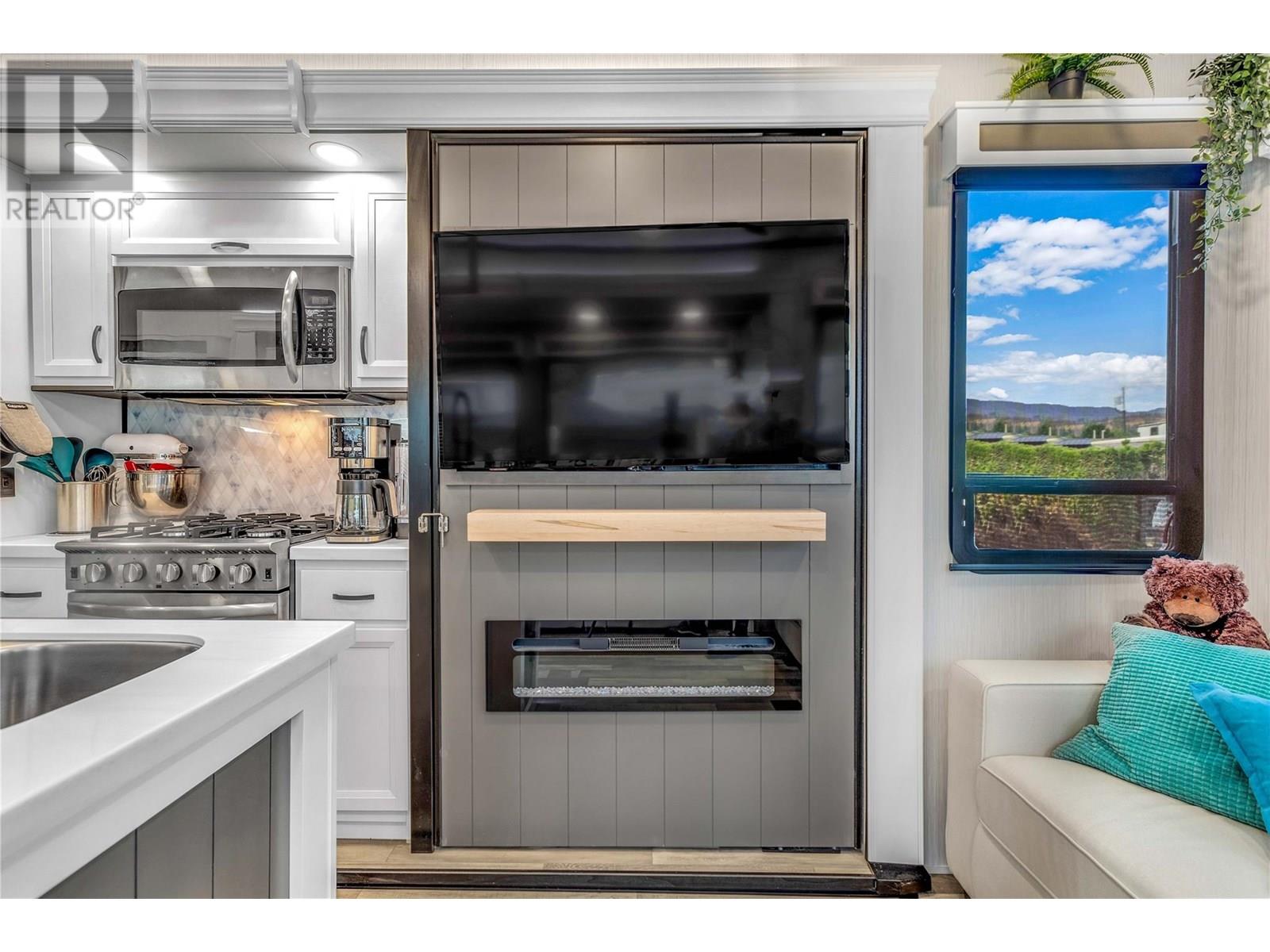 396 415 Commonwealth Road, Lake Country