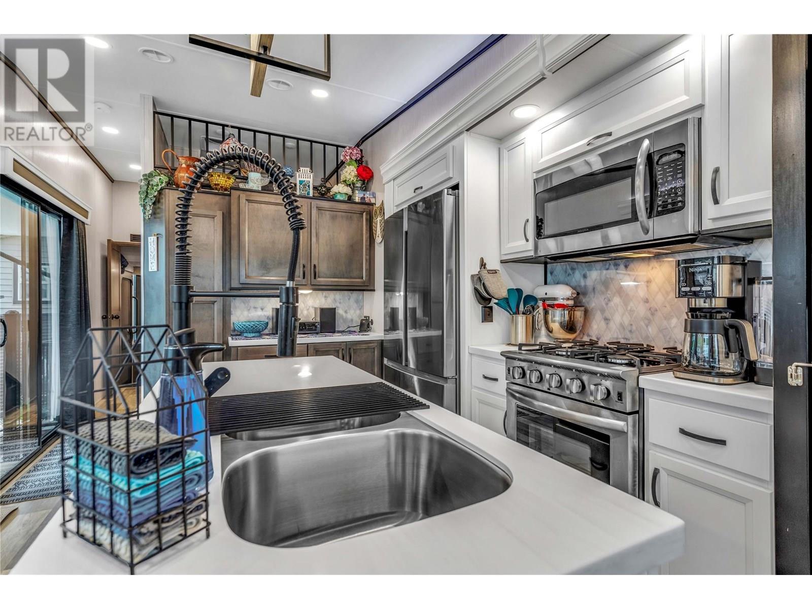 396 415 Commonwealth Road, Lake Country