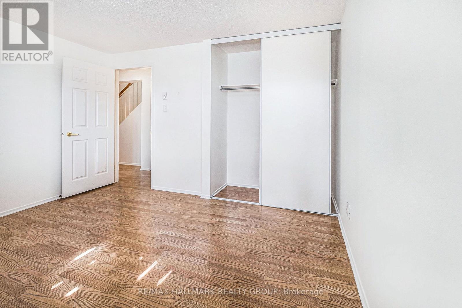 Photo 9 of 16 1204 Shillington Avenue, Ottawa ON