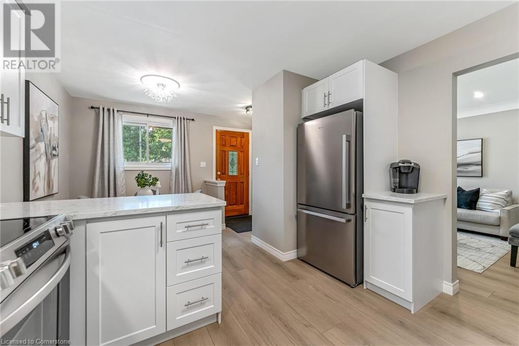 Photo 8 of 323 Hixon Road, Hamilton ON