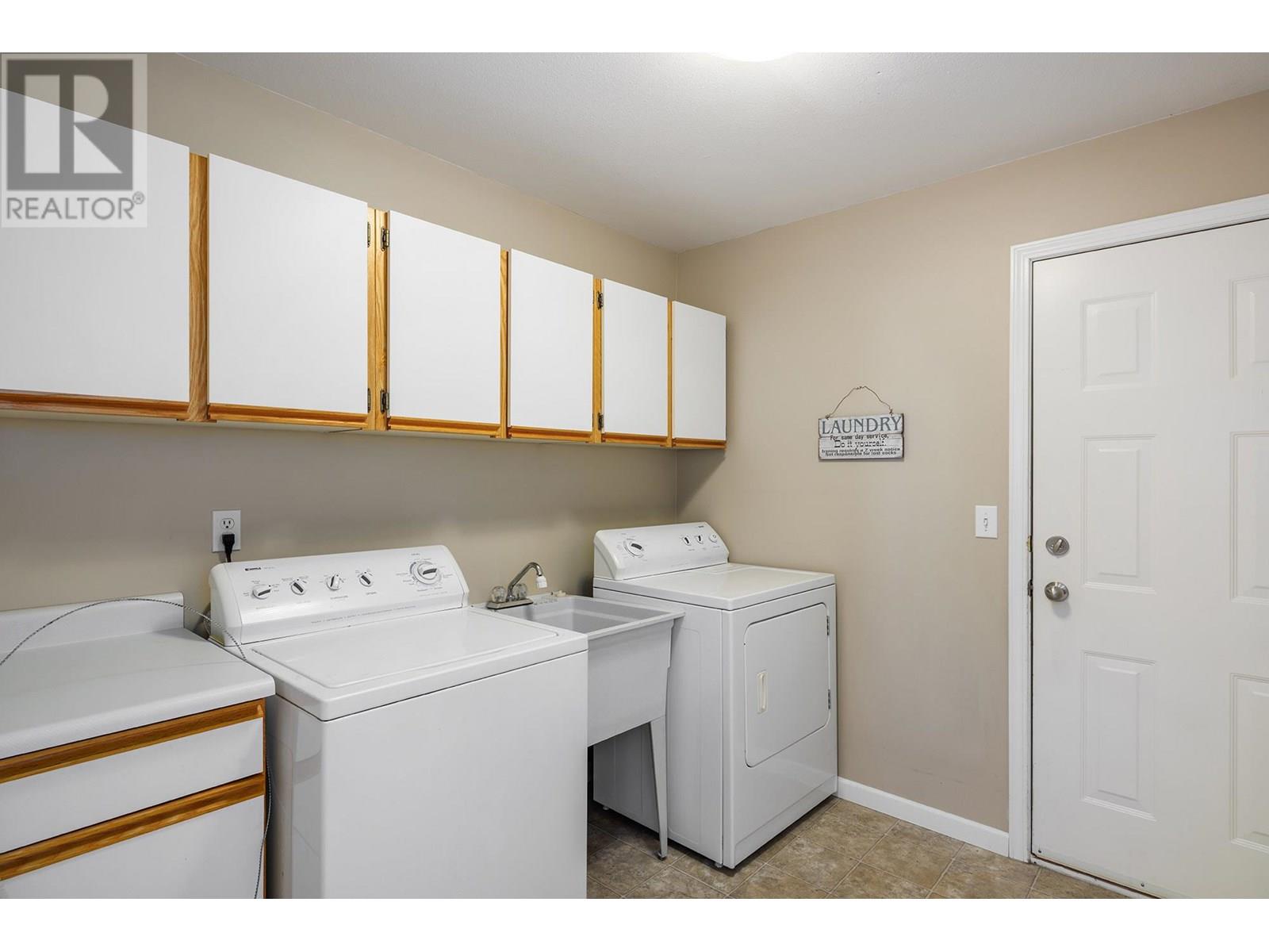 Photo 18 of 1470 Nelson Place, Kelowna BC