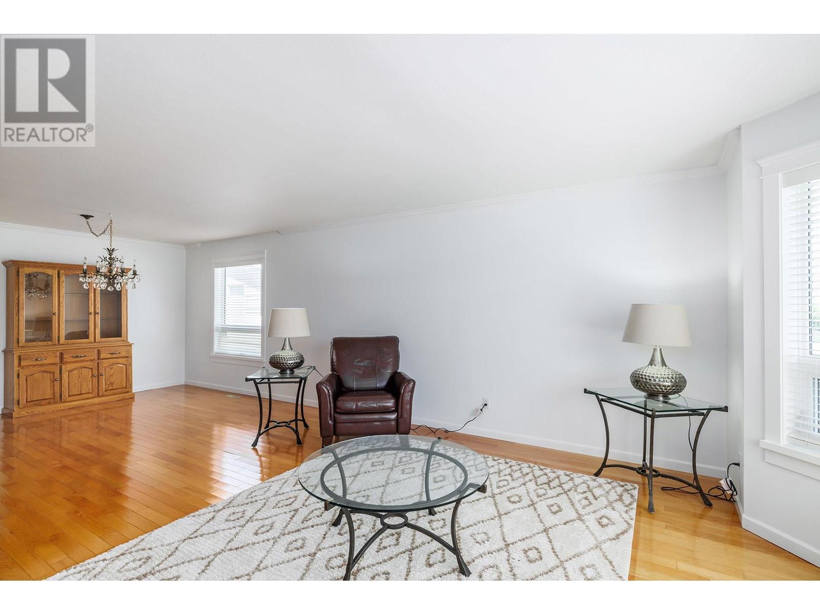 Photo 5 of 1470 Nelson Place, Kelowna BC