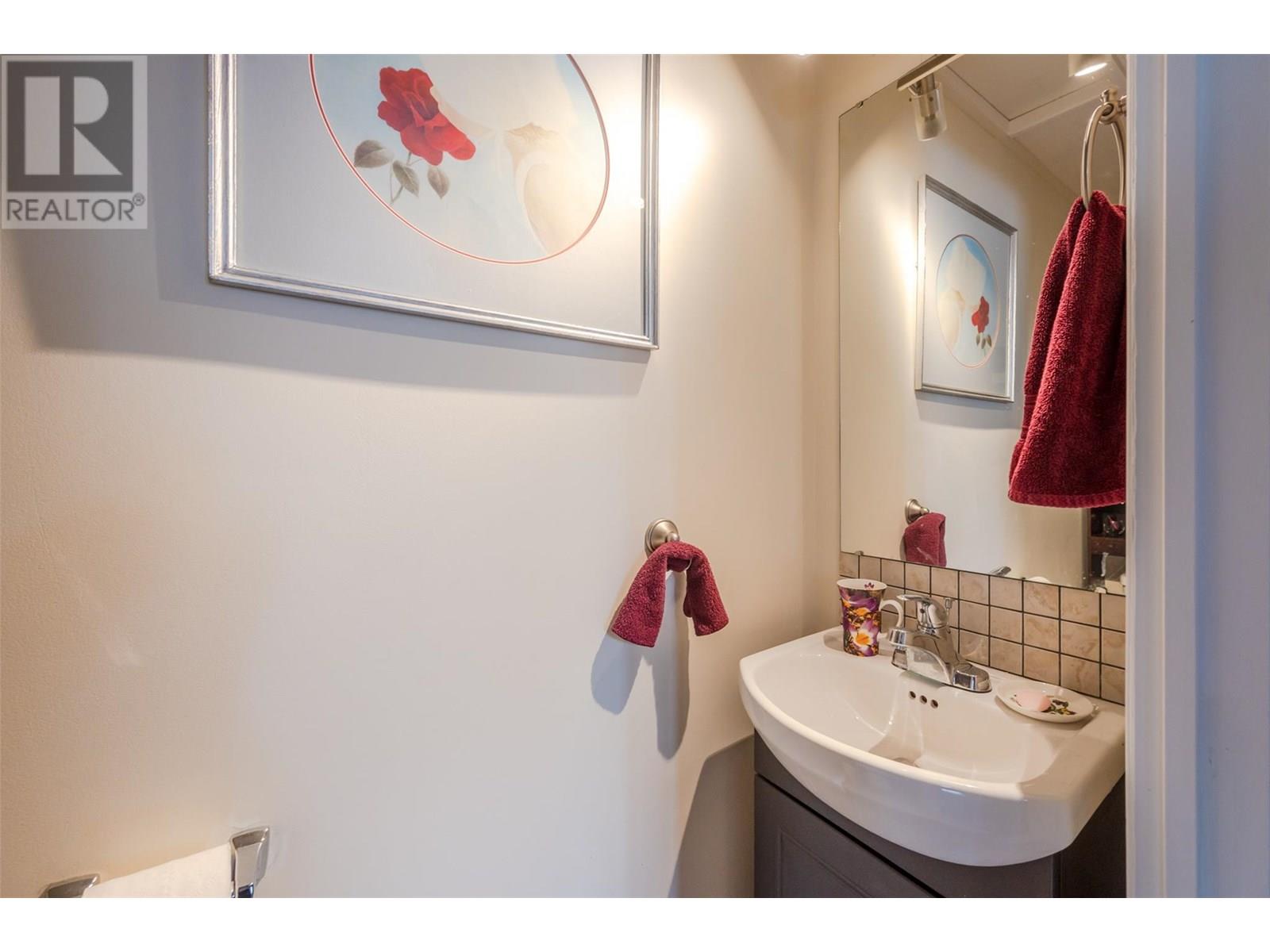 308 321 YORKTON Avenue, Penticton